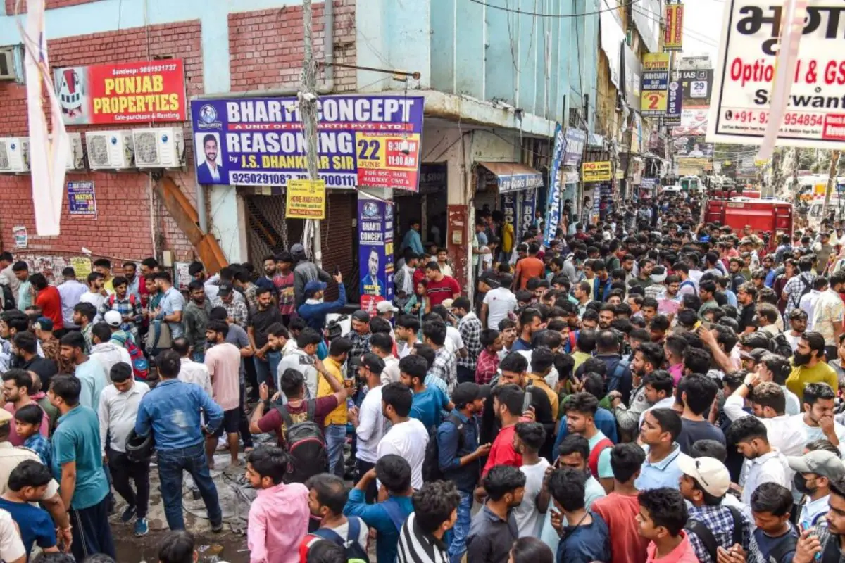 flats in Mukherjee Nagar